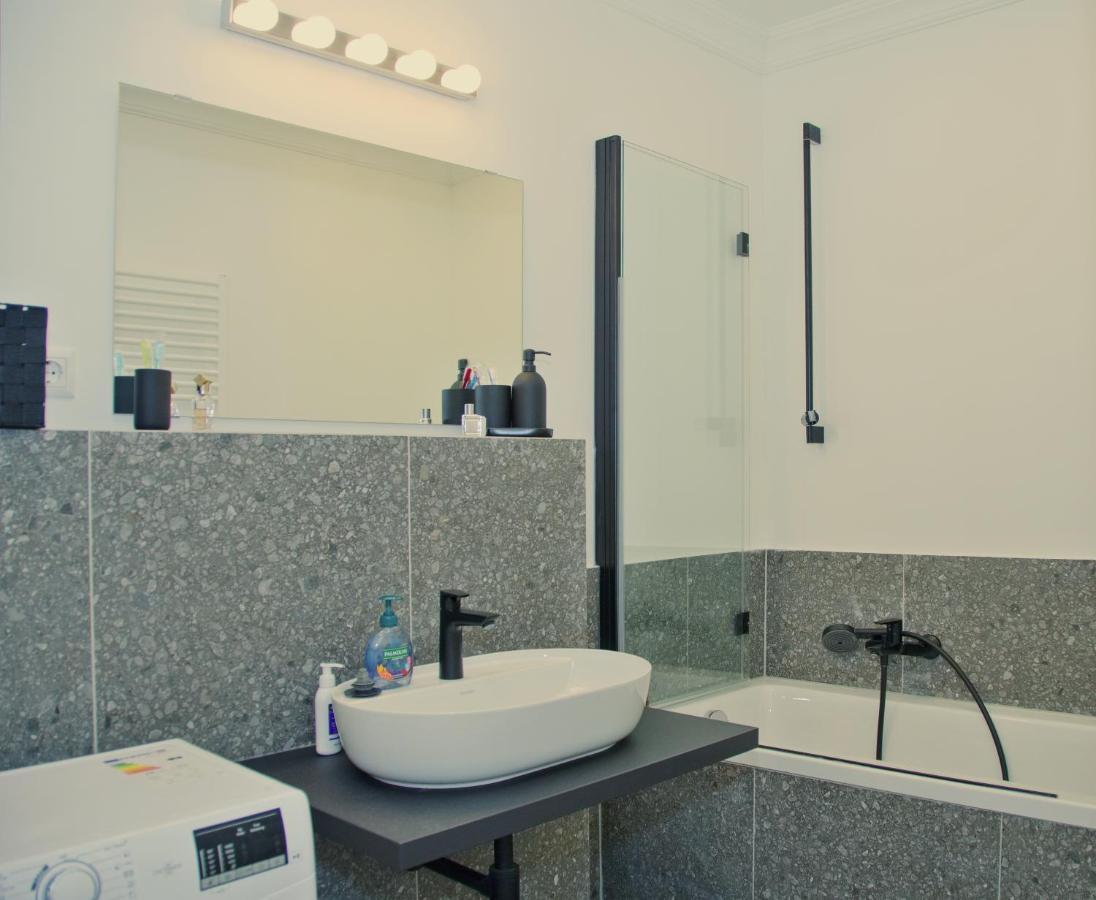 Pink Lotus Apartment Βιέννη Εξωτερικό φωτογραφία